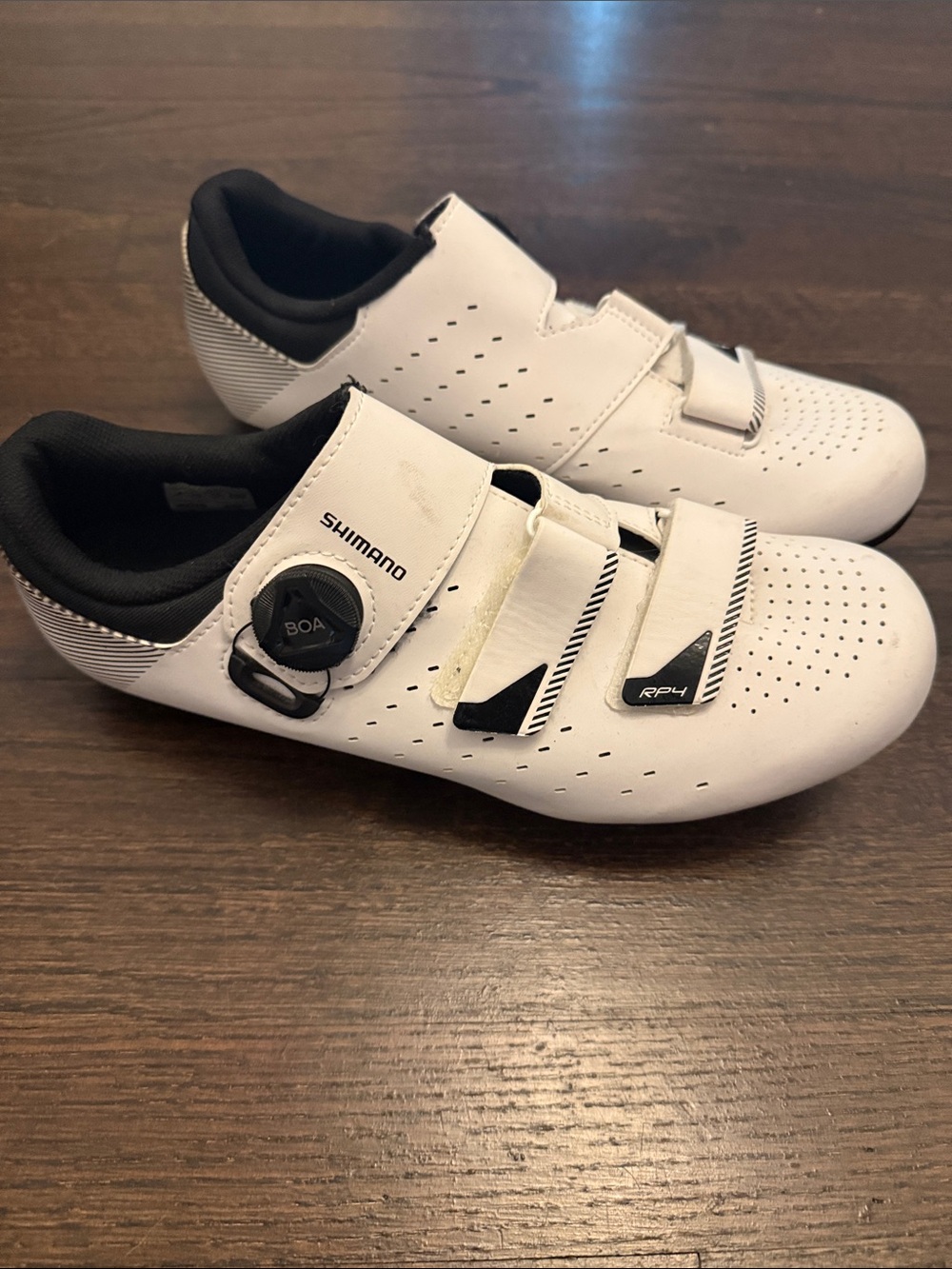 Shimano White Road Cycling Shoes with BOA Dial - Picture 2 of 4